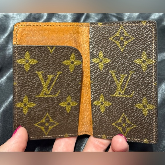 Louis Vuitton vintage card holder - Picture 3 of 10